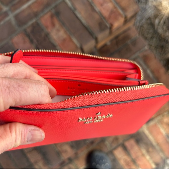 KATE SPADE NEW YORK ORANGE LEATHER FULL ZIP CLOSURE WALLET NEW!! - Picture 13 of 16